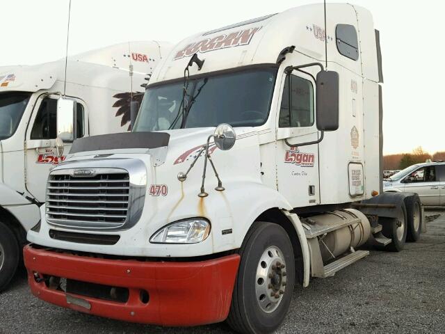 1FUJF0CV47LW76320 - 2007 FREIGHTLINER COLUMBIA 1 WHITE photo 2