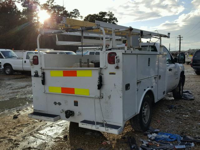 1GBHC24K17E576361 - 2007 CHEVROLET SILVERADO WHITE photo 4