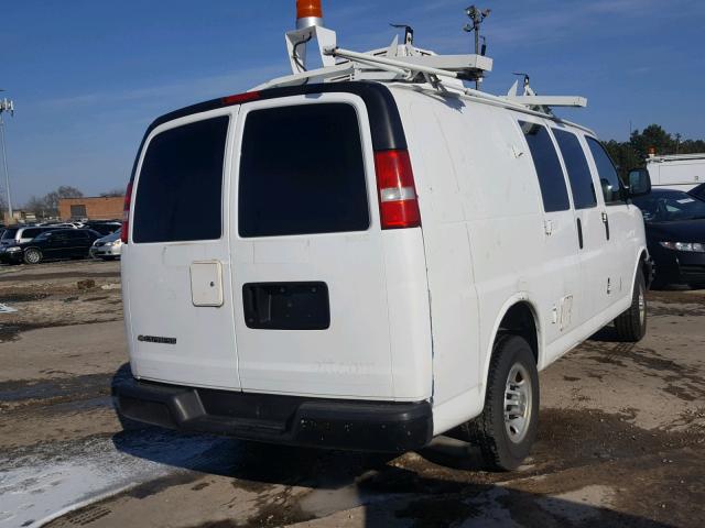 1GCGG25VX71173913 - 2007 CHEVROLET EXPRESS G2 WHITE photo 4