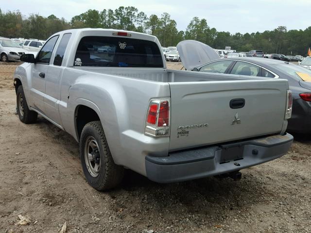 1Z7HC22K18S609624 - 2008 MITSUBISHI RAIDER LS SILVER photo 3