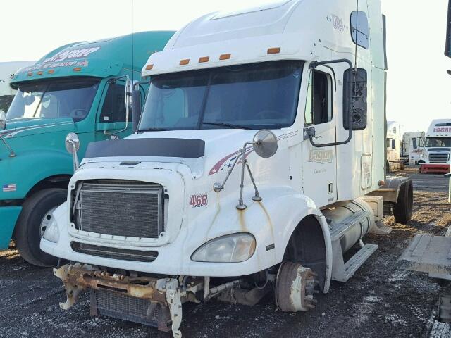 1FUJF0CVX7LX78883 - 2007 FREIGHTLINER COLUMBIA 1 WHITE photo 2