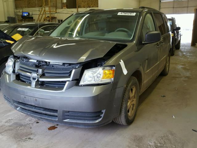 2D4RN4DE6AR218105 - 2010 DODGE GRAND CARA SILVER photo 2