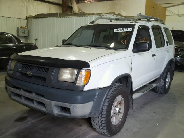 5N1ED28T4YC568598 - 2000 NISSAN XTERRA XE WHITE photo 2