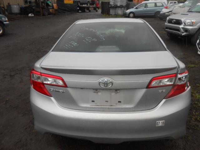 4T1BF1FK4EU377657 - 2014 TOYOTA CAMRY L SILVER photo 9