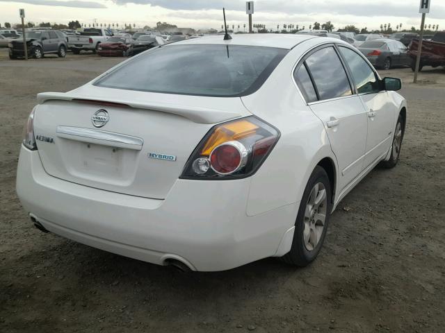 1N4CL21E88C241363 - 2008 NISSAN ALTIMA HYB WHITE photo 4