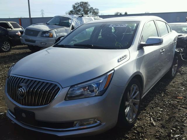 1G4GB5G30GF119532 - 2016 BUICK LACROSSE SILVER photo 2