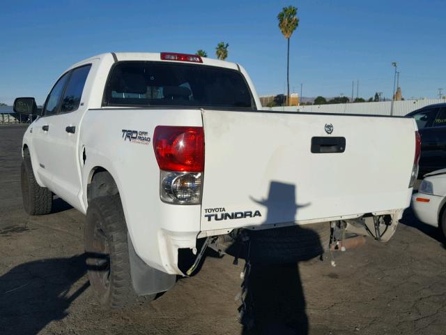 5TFEV54188X063213 - 2008 TOYOTA TUNDRA CRE WHITE photo 3