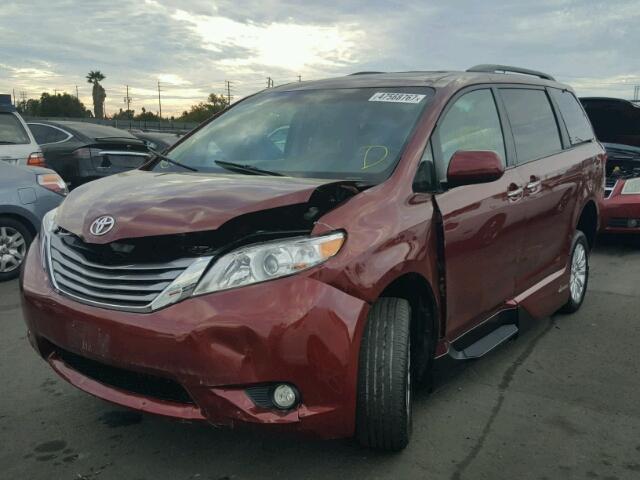 5TDYK3DC2GS702119 - 2016 TOYOTA SIENNA XLE RED photo 2