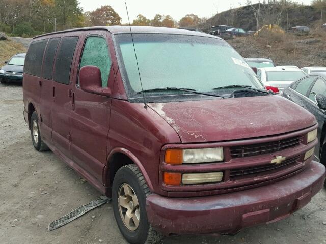 1GNFG65R911215489 - 2001 CHEVROLET EXPRESS G1 BURGUNDY photo 1