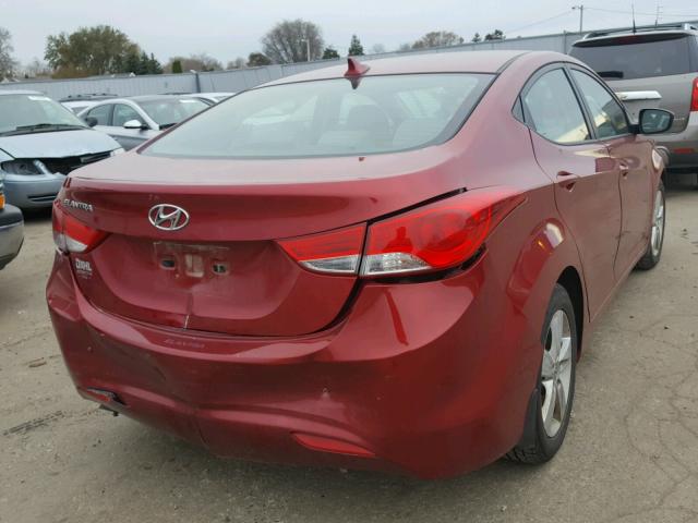 5NPDH4AE8DH420190 - 2013 HYUNDAI ELANTRA GL RED photo 4