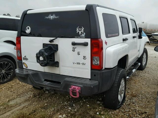 5GTDN136X68100599 - 2006 HUMMER H3 WHITE photo 4