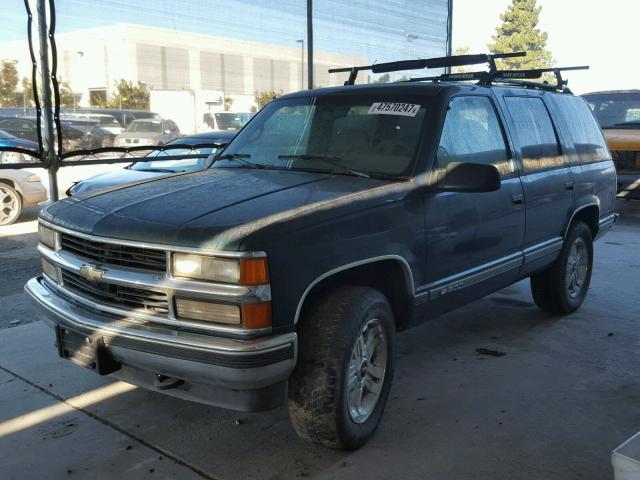 1GNEK13K9SJ371231 - 1995 CHEVROLET TAHOE K150 GREEN photo 2