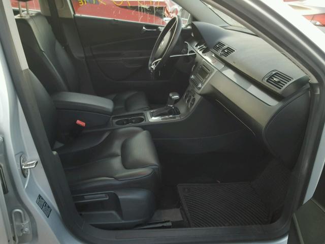 WVWAU93C16P082033 - 2006 VOLKSWAGEN PASSAT SILVER photo 5