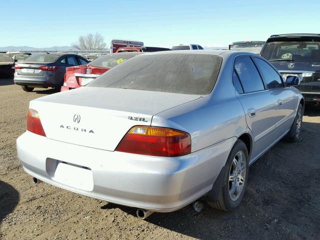 19UUA565XXA005615 - 1999 ACURA 3.2TL SILVER photo 4