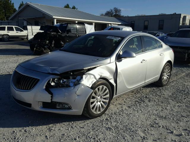 2G4GR5EK7C9133937 - 2012 BUICK REGAL SILVER photo 2