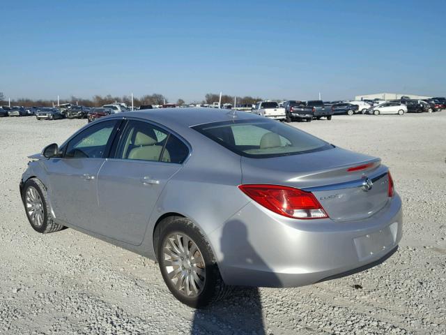 2G4GR5EK7C9133937 - 2012 BUICK REGAL SILVER photo 3