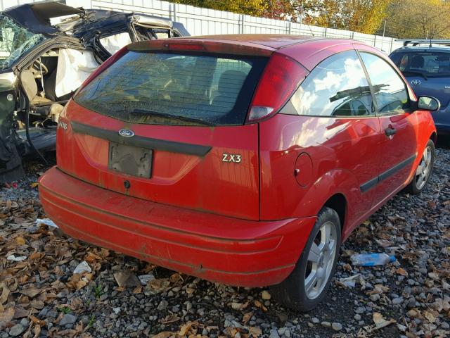 3FAFP31383R110126 - 2003 FORD FOCUS ZX3 RED photo 4