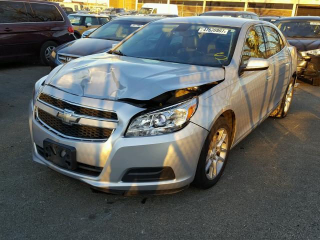 1G11D5RR7DF104679 - 2013 CHEVROLET MALIBU 1LT SILVER photo 2