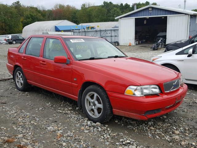 YV1LT56D6X2587633 - 1999 VOLVO S70 RED photo 1