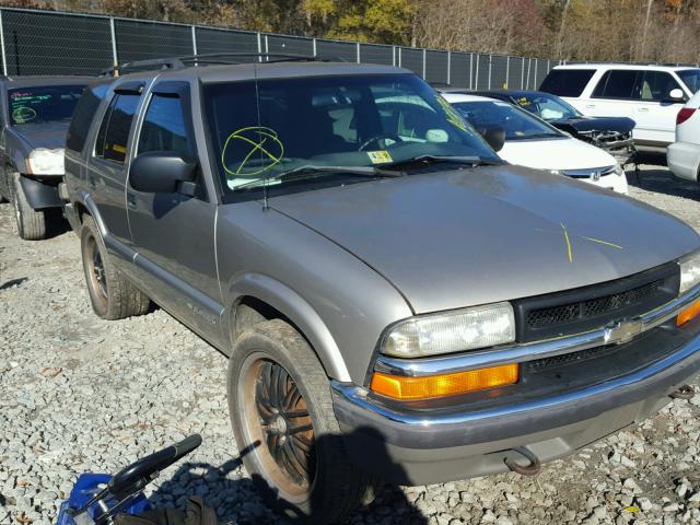 1GNDT13W7YK284149 - 2000 CHEVROLET BLAZER TAN photo 1