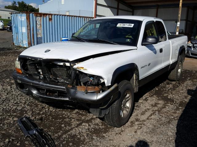 1B7GG12X22S526521 - 2002 DODGE DAKOTA BAS WHITE photo 2