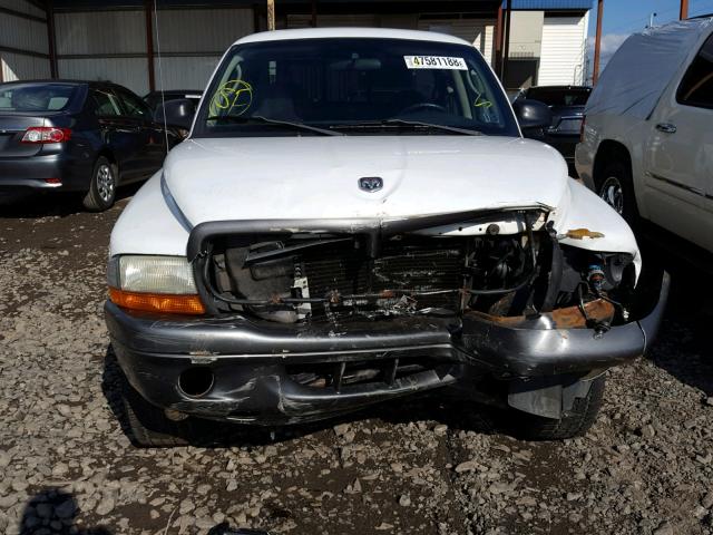 1B7GG12X22S526521 - 2002 DODGE DAKOTA BAS WHITE photo 9