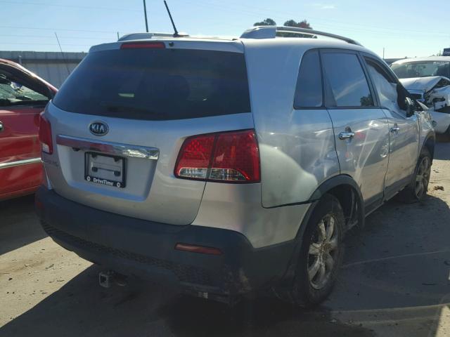 5XYKT3A13BG006087 - 2011 KIA SORENTO BA SILVER photo 4