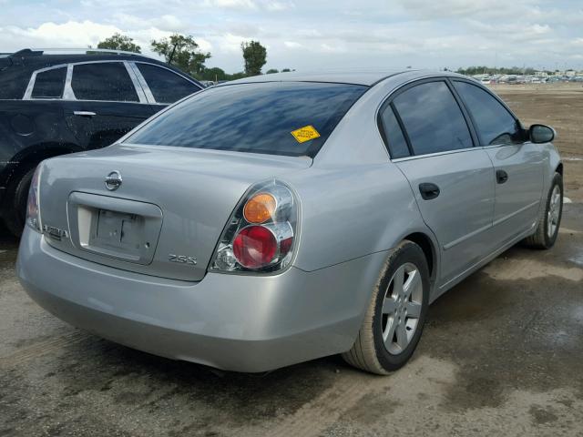 1N4AL11D82C147208 - 2002 NISSAN ALTIMA BAS SILVER photo 4