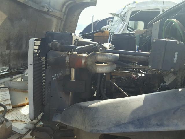 1GBM7H1JXVJ108036 - 1997 CHEVROLET C-SERIES C Белый фото 7