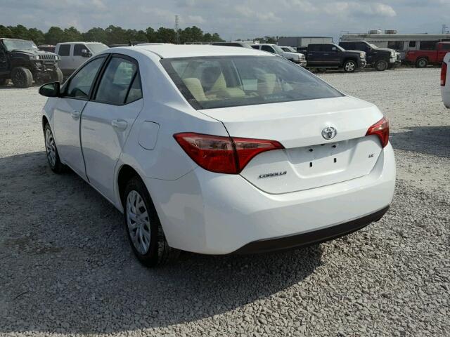 5YFBURHE3HP606945 - 2017 TOYOTA COROLLA L WHITE photo 3