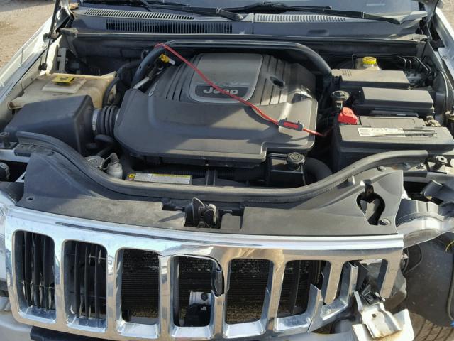 1J8HR58228C202126 - 2008 JEEP GRAND CHER SILVER photo 7