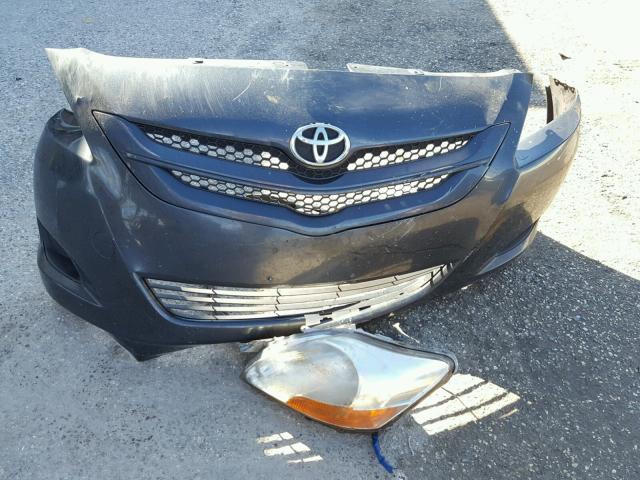 JTDBT923681272361 - 2008 TOYOTA YARIS GRAY photo 9