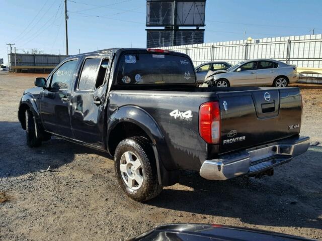 1N6AD07W06C469886 - 2006 NISSAN FRONTIER C BLACK photo 3