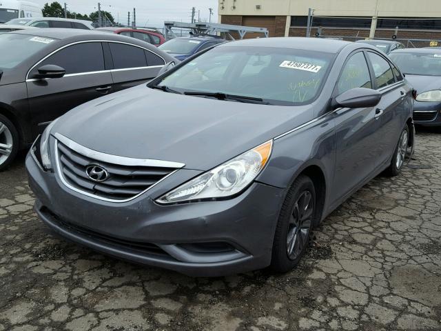 5NPEB4AC1CH399329 - 2012 HYUNDAI SONATA GLS GRAY photo 2