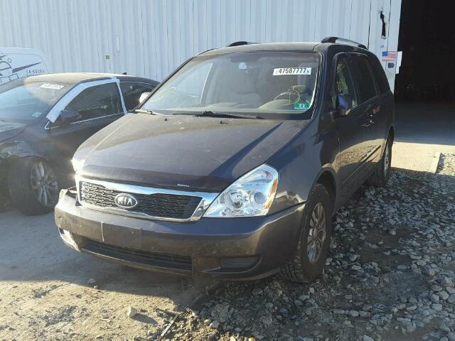 KNDMG4C74C6464584 - 2012 KIA SEDONA LX GRAY photo 2