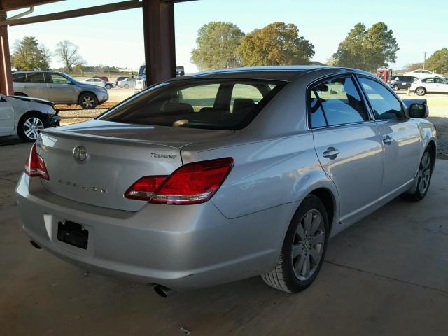 4T1BK36B46U075326 - 2006 TOYOTA AVALON XL WHITE photo 4