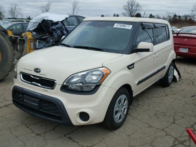 KNDJT2A5XC7472204 - 2012 KIA SOUL TAN photo 2