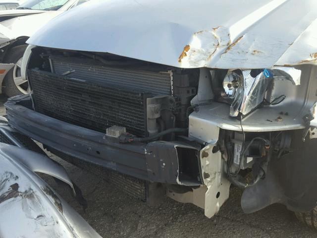 1B4GP24341B200487 - 2001 DODGE GRAND CARA SILVER photo 9