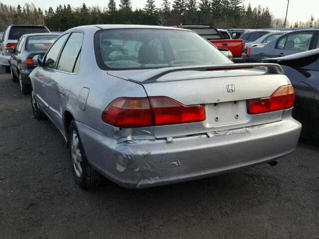 1HGCG5678YA807562 - 2000 HONDA ACCORD SE SILVER photo 3