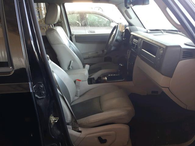 1J8HH58N76C144525 - 2006 JEEP COMMANDER BLACK photo 5