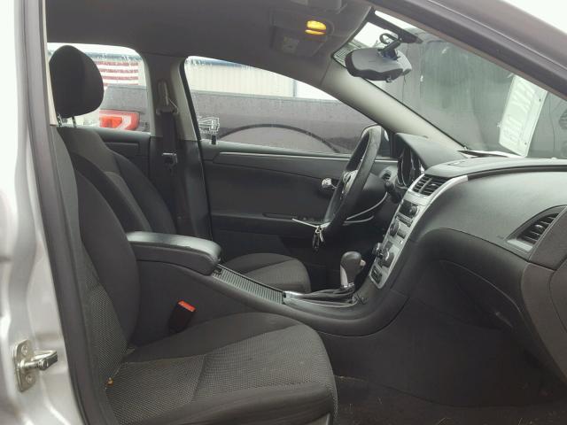 1G1ZC5E03CF194389 - 2012 CHEVROLET MALIBU 1LT SILVER photo 5