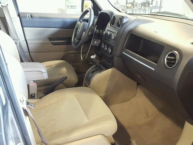 1C4NJPBA4CD674229 - 2012 JEEP PATRIOT SP GRAY photo 5