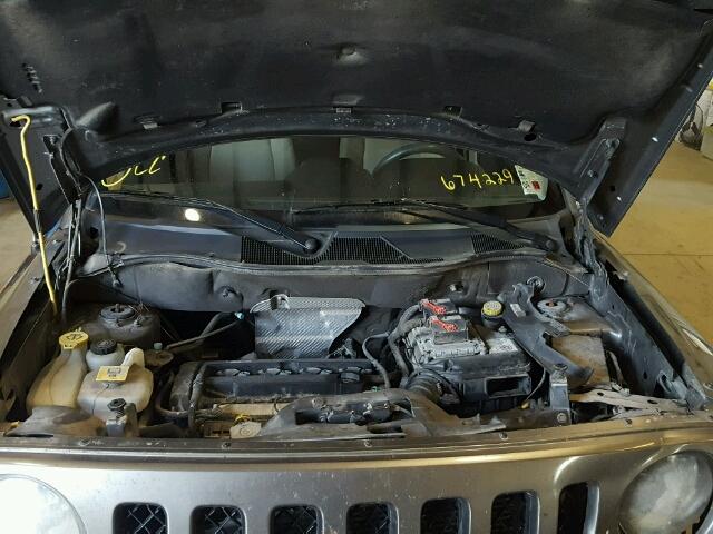 1C4NJPBA4CD674229 - 2012 JEEP PATRIOT SP GRAY photo 7