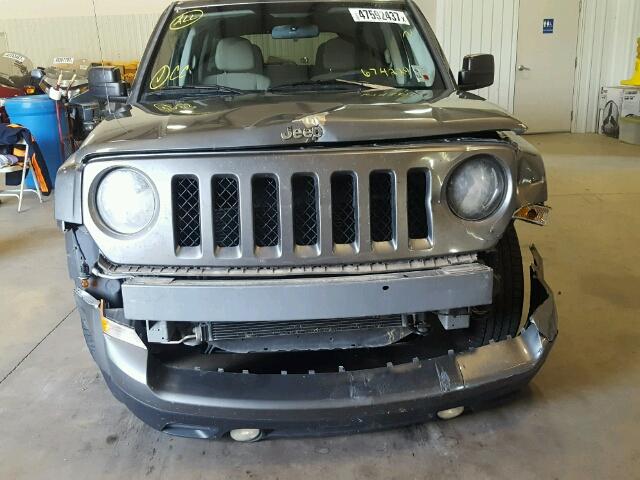 1C4NJPBA4CD674229 - 2012 JEEP PATRIOT SP GRAY photo 9