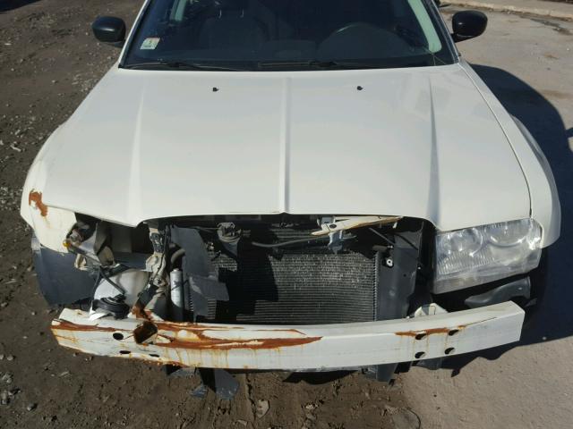 2C3KA43R58H136773 - 2008 CHRYSLER 300 LX WHITE photo 7