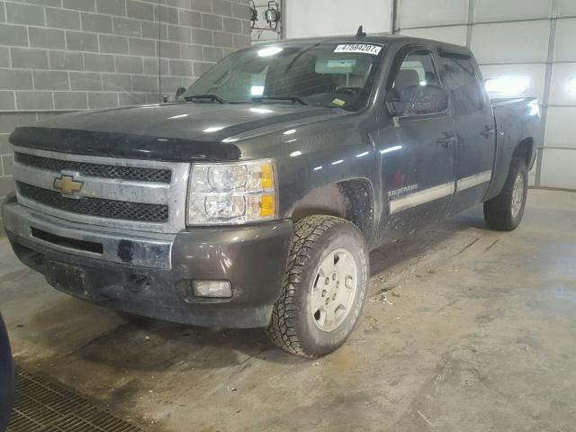 3GCPKSE32BG115219 - 2011 CHEVROLET SILVERADO GRAY photo 2