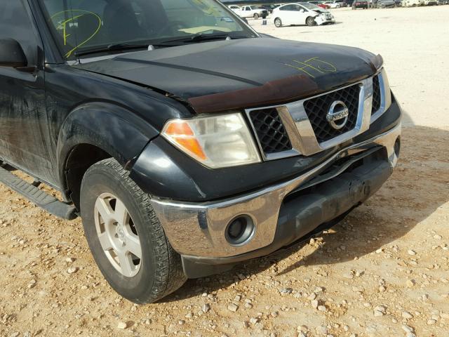 1N6AD06U05C442900 - 2005 NISSAN FRONTIER K BLACK photo 9