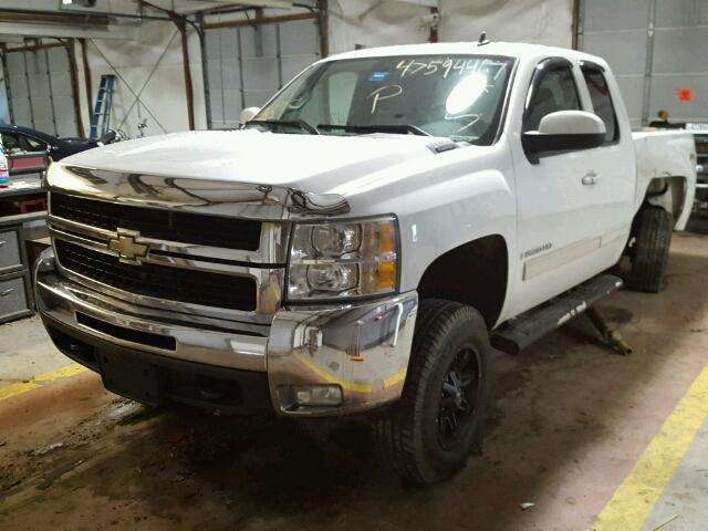 1GCHK69K79E102741 - 2009 CHEVROLET SILVERADO WHITE photo 2