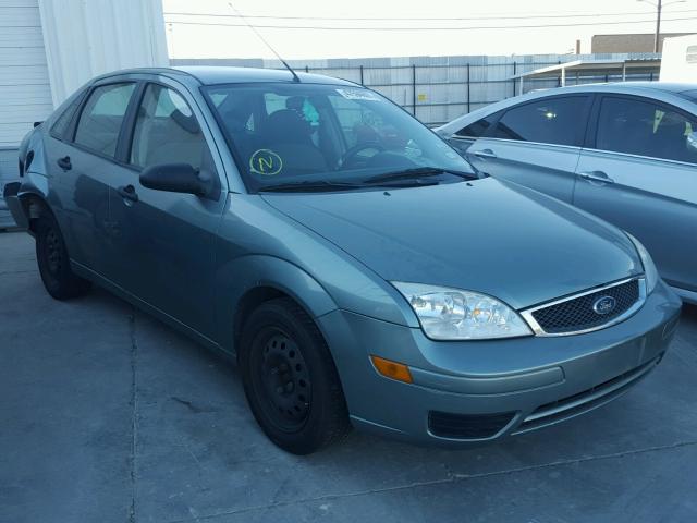 1FAHP34N86W153713 - 2006 FORD FOCUS ZX4 GREEN photo 4