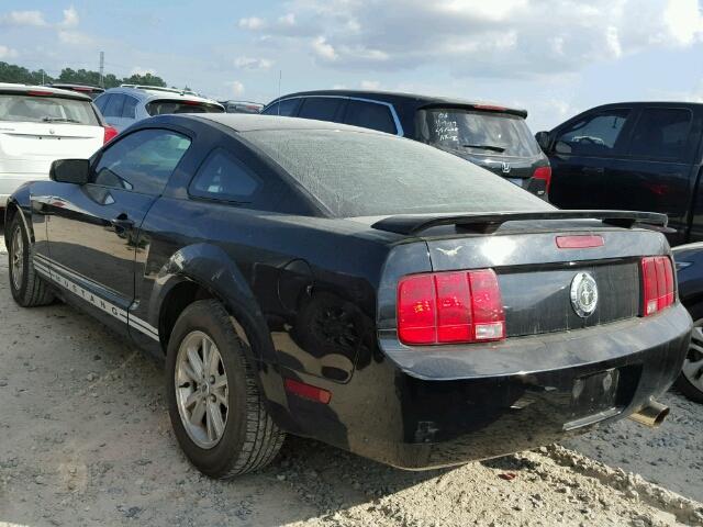 1ZVFT80N665134922 - 2006 FORD MUSTANG BLACK photo 3